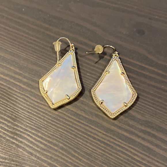 Kendra Scott Earrings - Picture 2 of 2